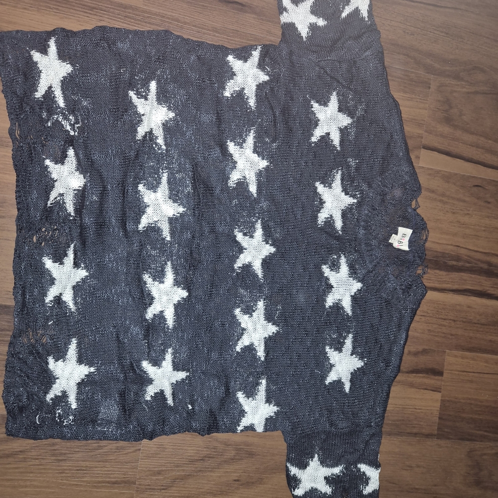BiBi Black and White Star Pattern Top